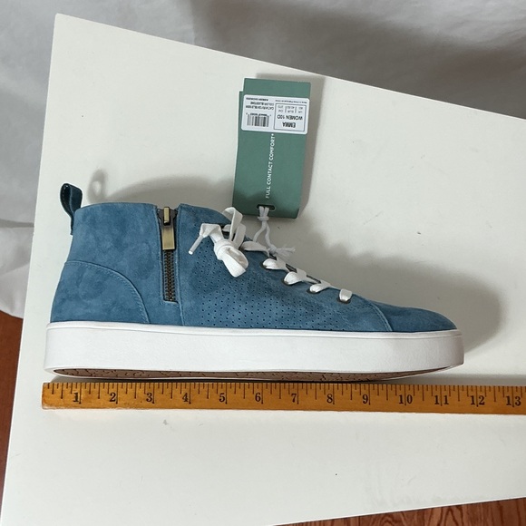REVITALIGN Teal-Blue Suede Low-Top Sneakers with White Accents - Picture 9 of 11